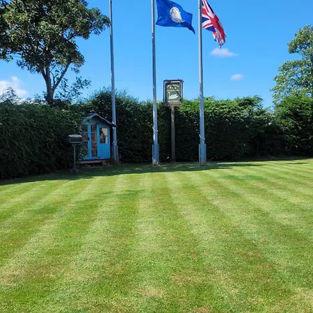 Swan House Bed & Breakfast