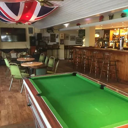 Swan House Bed & Breakfast 4*