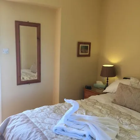 Swan House Bed & Breakfast