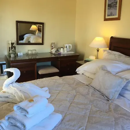 Swan House Bed & Breakfast