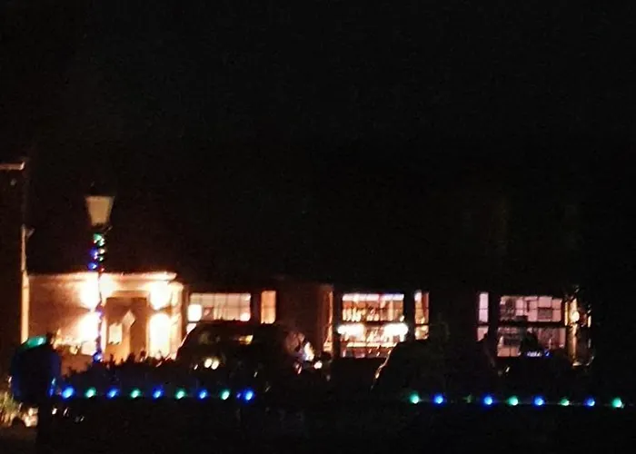 Swan House Guest house 4*