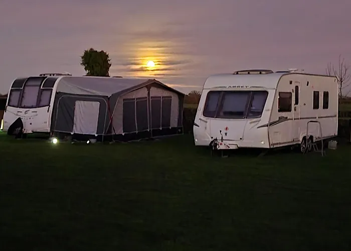 Swan House Guest house 4*